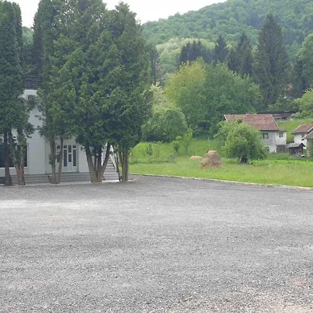 Riverstone Retreat 公寓