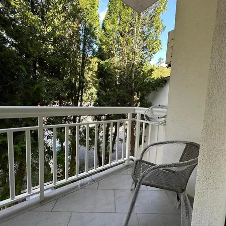 Riverstone Retreat *