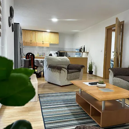 Riverstone Retreat 亚伊采