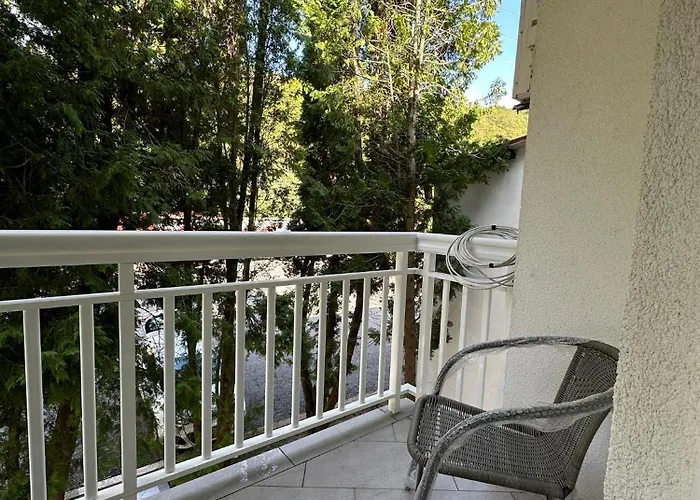 Riverstone Retreat *